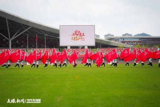 华纳兄弟确认投资姜文 2018-05-15 近日，据外媒报道，华纳兄弟将参与姜文新片《邪不压正》的制片，该片将于今年暑期档上映。
