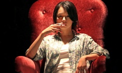 节目中，同为1997年出生的两人合作演绎了一段青春十足的双人舞，高颜值大长腿的搭配养眼十足 
